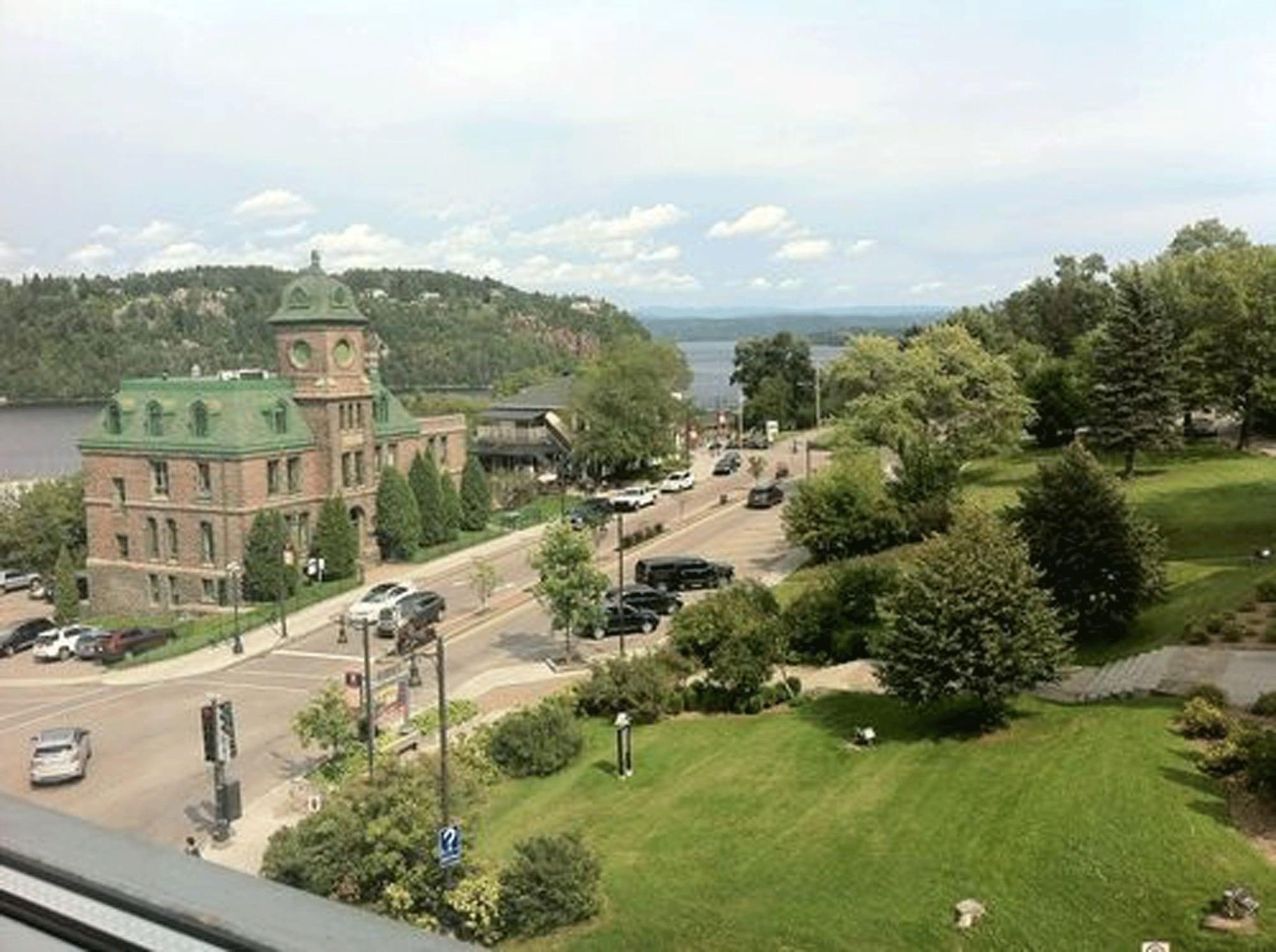 Hotel Chicoutimi, Affilie A Hyvi المظهر الخارجي الصورة